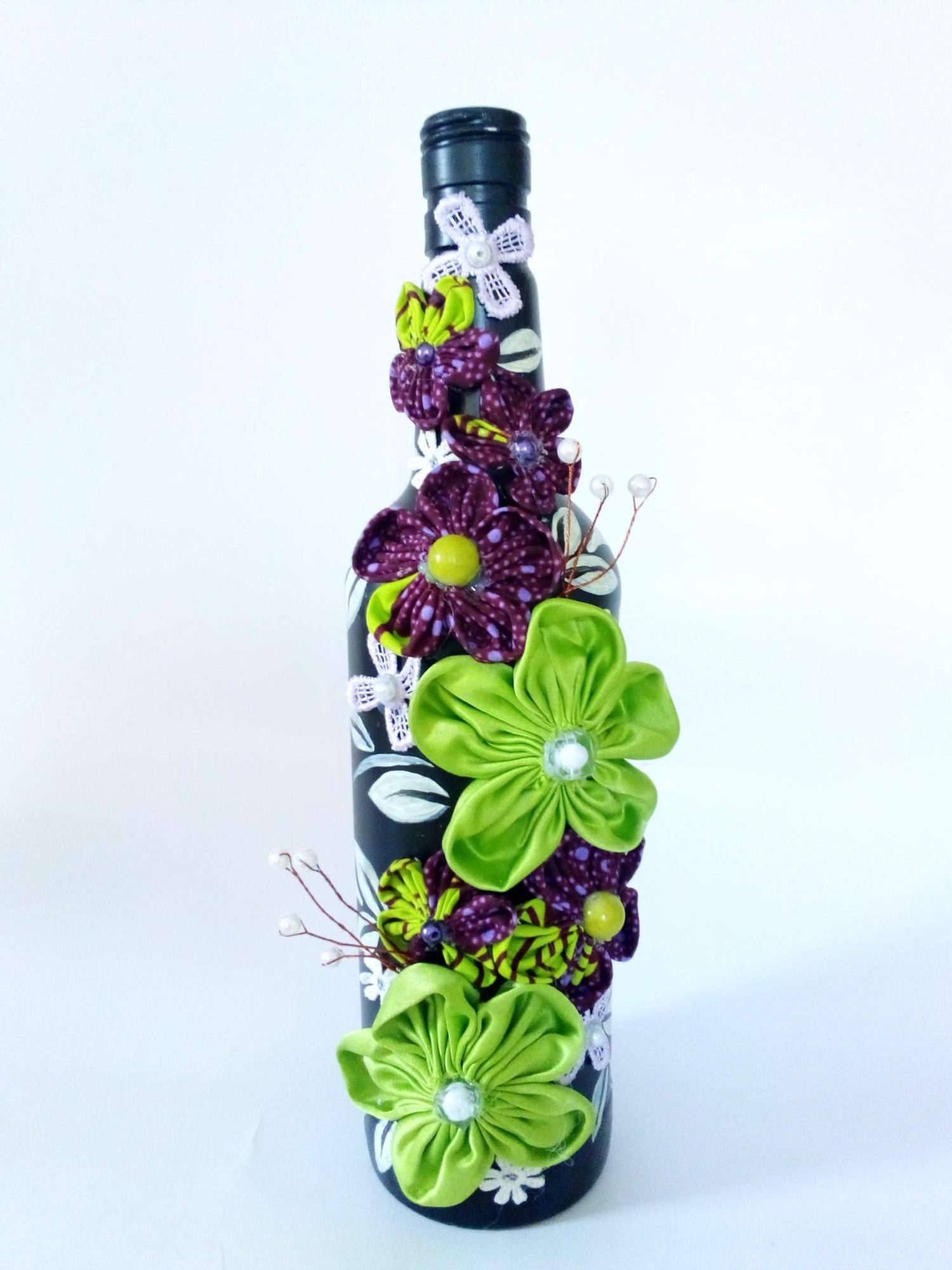 Sculpture 05, reclaimed plastics and wire