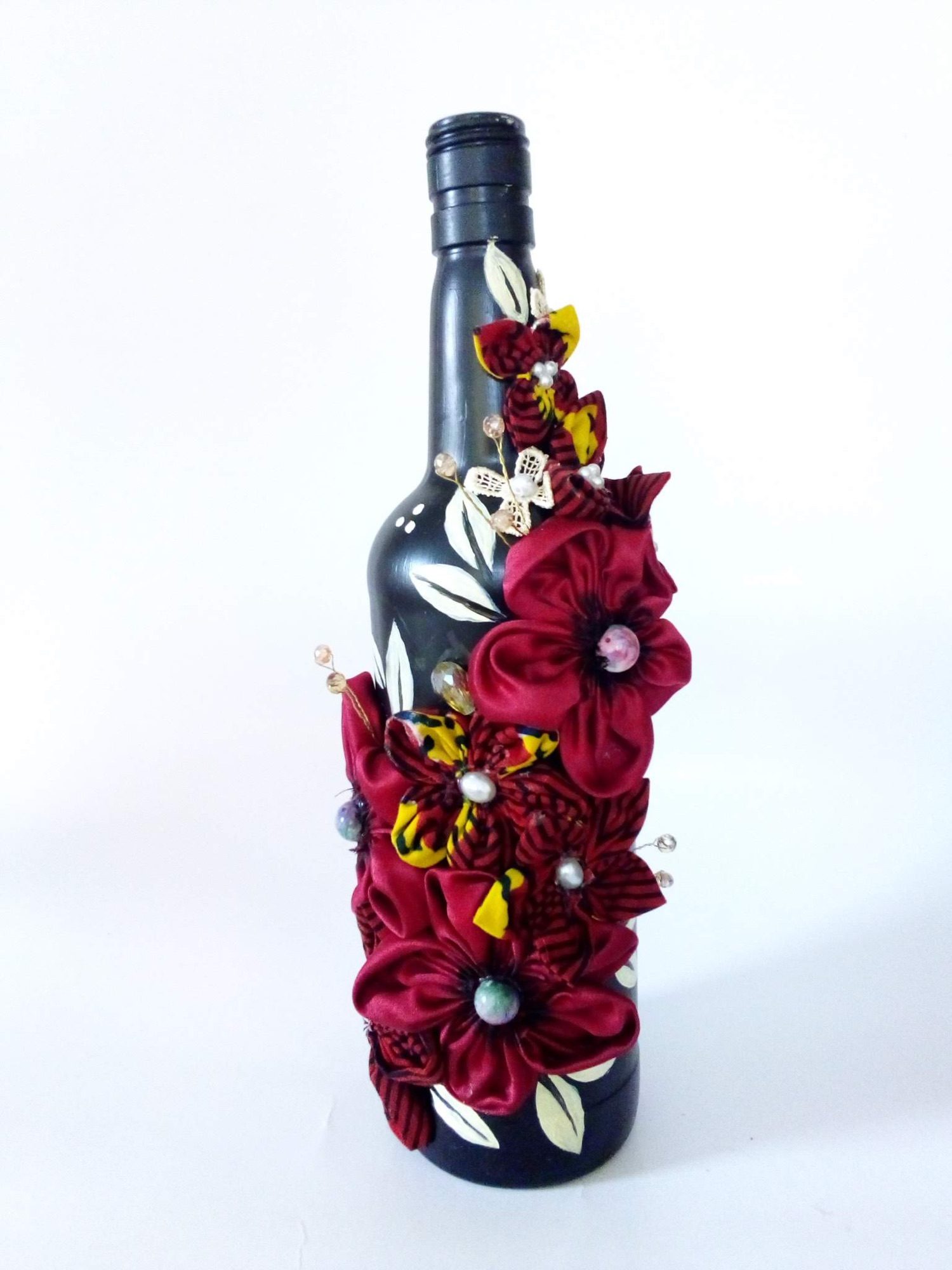 Sculpture 06, reclaimed plastics and wire
